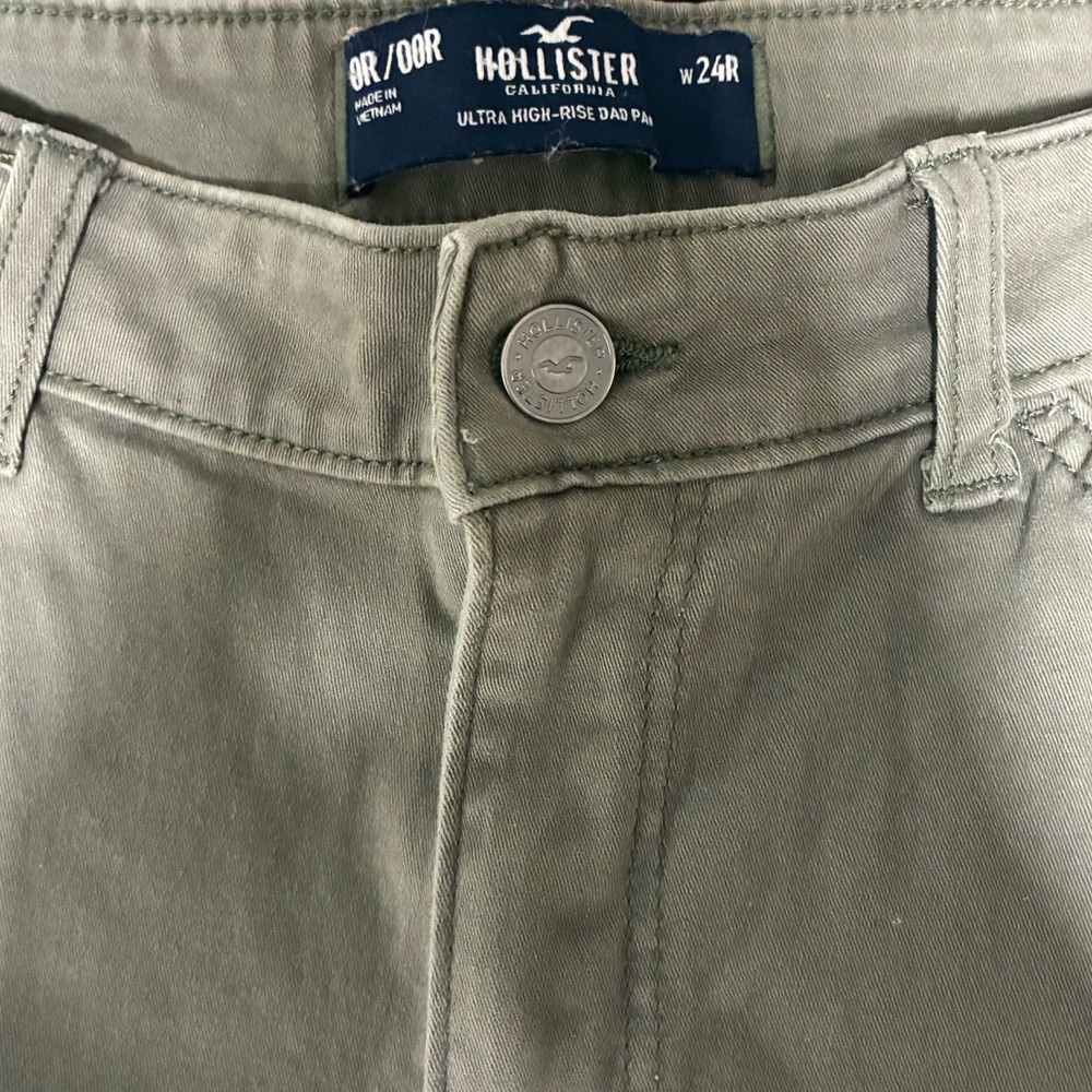 HOLLISTER | Ultra High-Rise Dad Cargo Pants | Sage Green | W24R | Like New - Picture 4 of 6